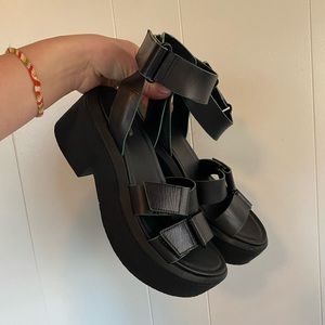 Franco Sarto - platform Sandals